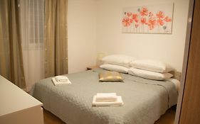 Cosy Charming Apartment Near The Palace